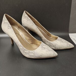 BCBG NEUTRAL Snake Skin Pumps Size 8.5 - BEAUTIFUL - Ivory Tan - Approx 4" heel